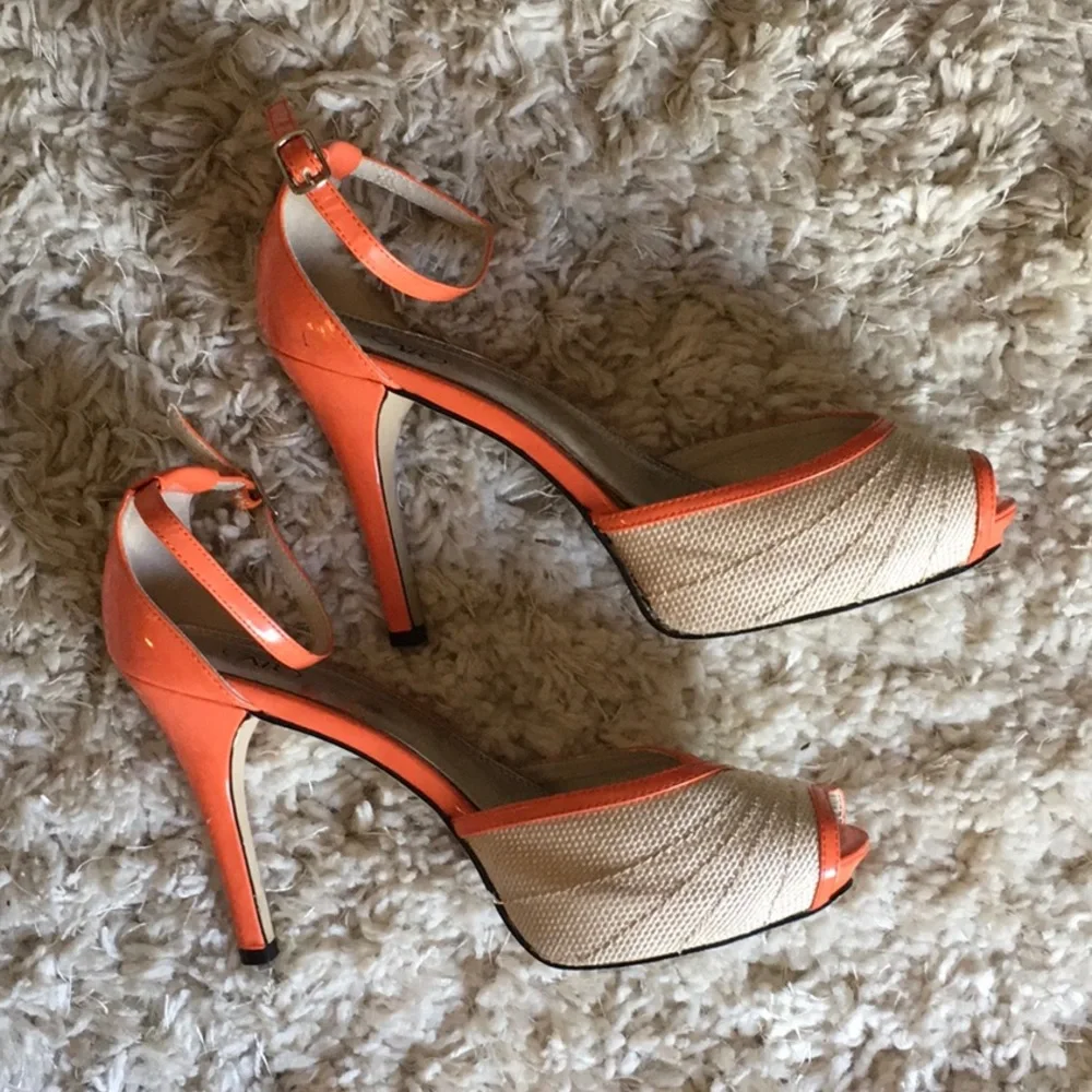 Heels - Picture 4 of 4